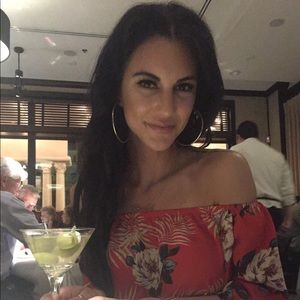 Meet your Posher, Danielle